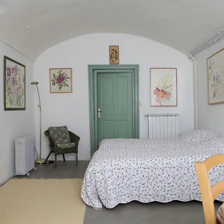 Les Asphodèles Couette-café 4*